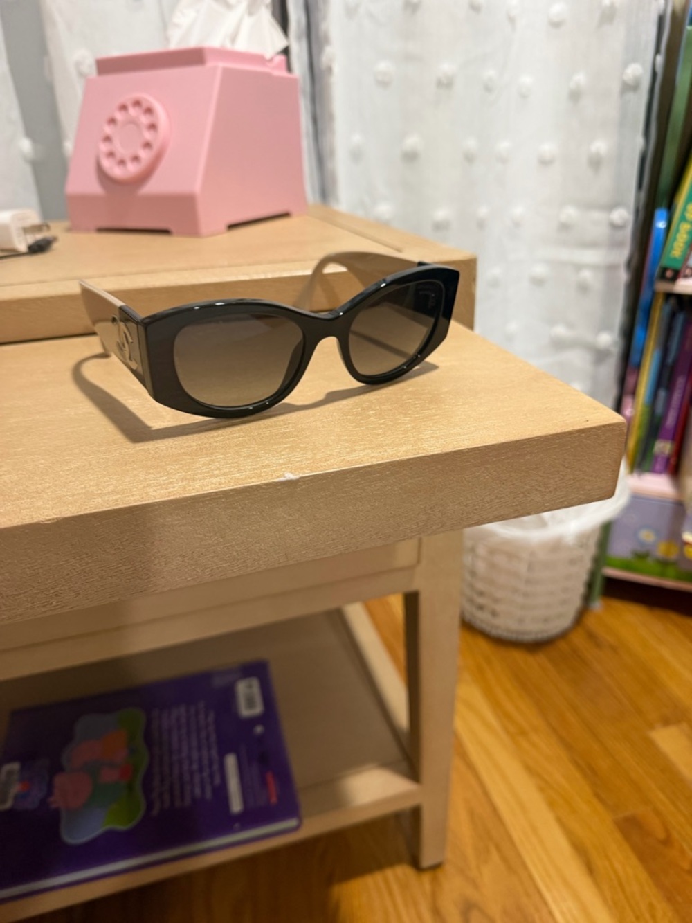 CHANEL Black and Beige CC Logo Oversized Sunglasses - Picture 3 of 10